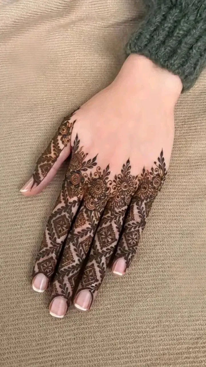 Kashmeeri finger mehandi designs