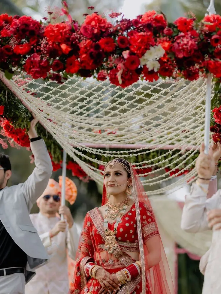 phoolon ki chadar bride entry