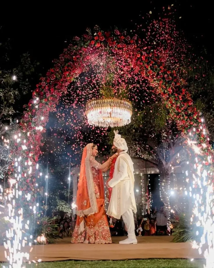 traditional hindu wedding stage decoration
