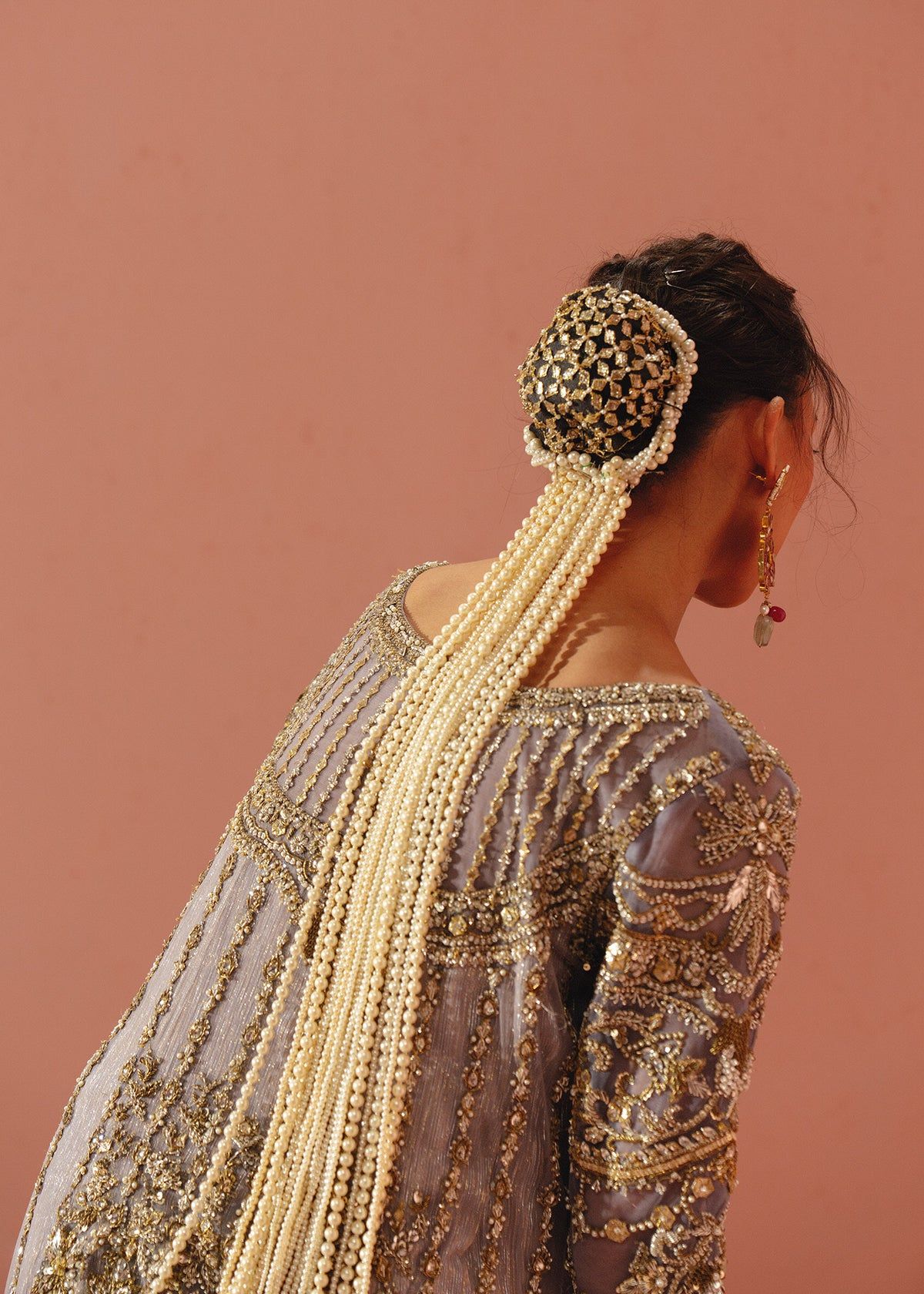 wedding hair accessories with gold hair pins and clips