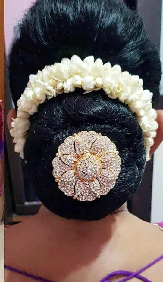 Gajra Bun with Hair Jewellery