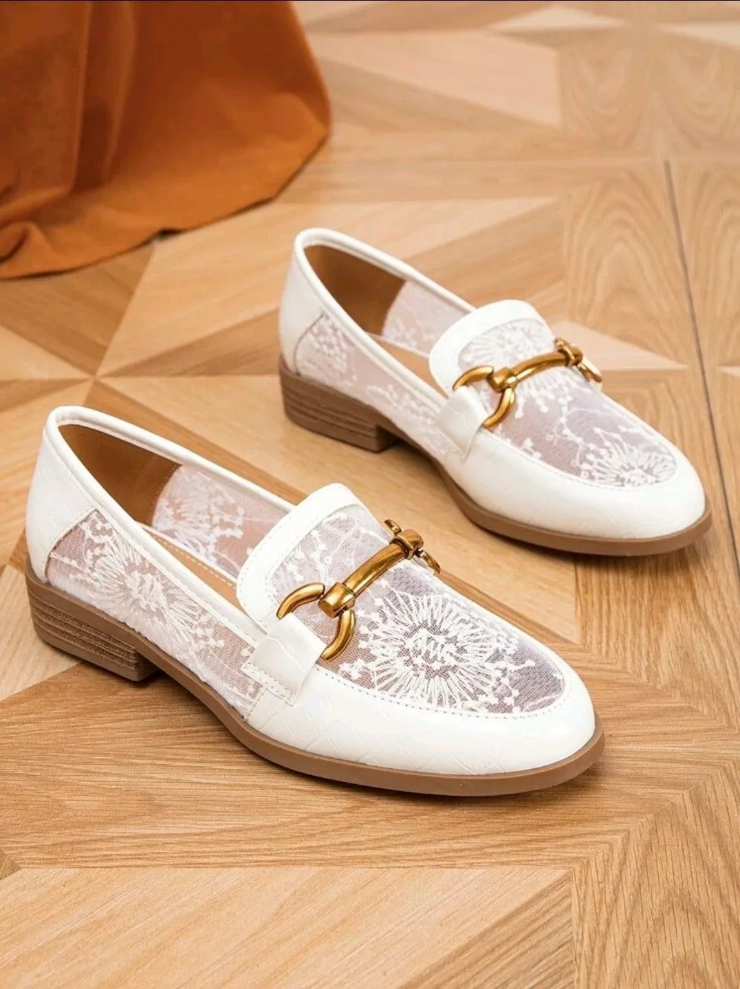 Modern heeled loafers