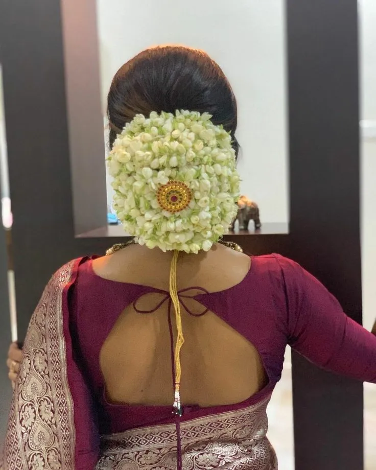 Fully-covered Bun with Gajra