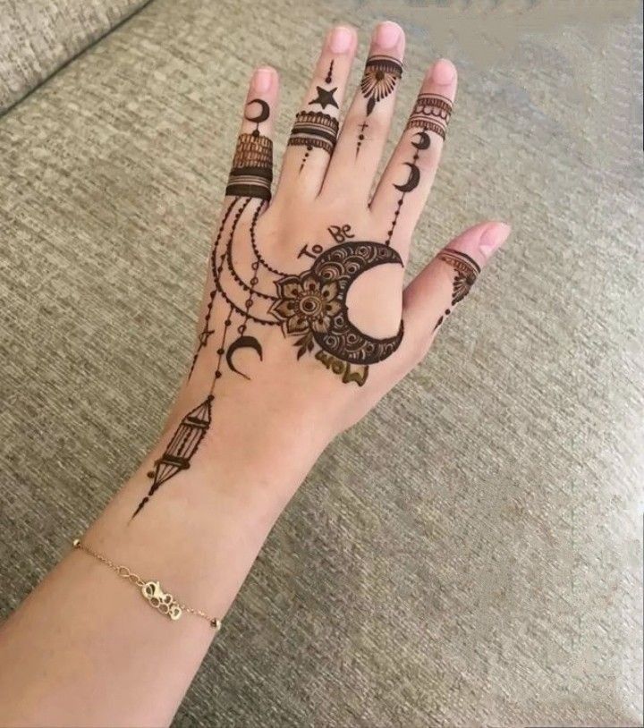 Star and Moon Henna Styles