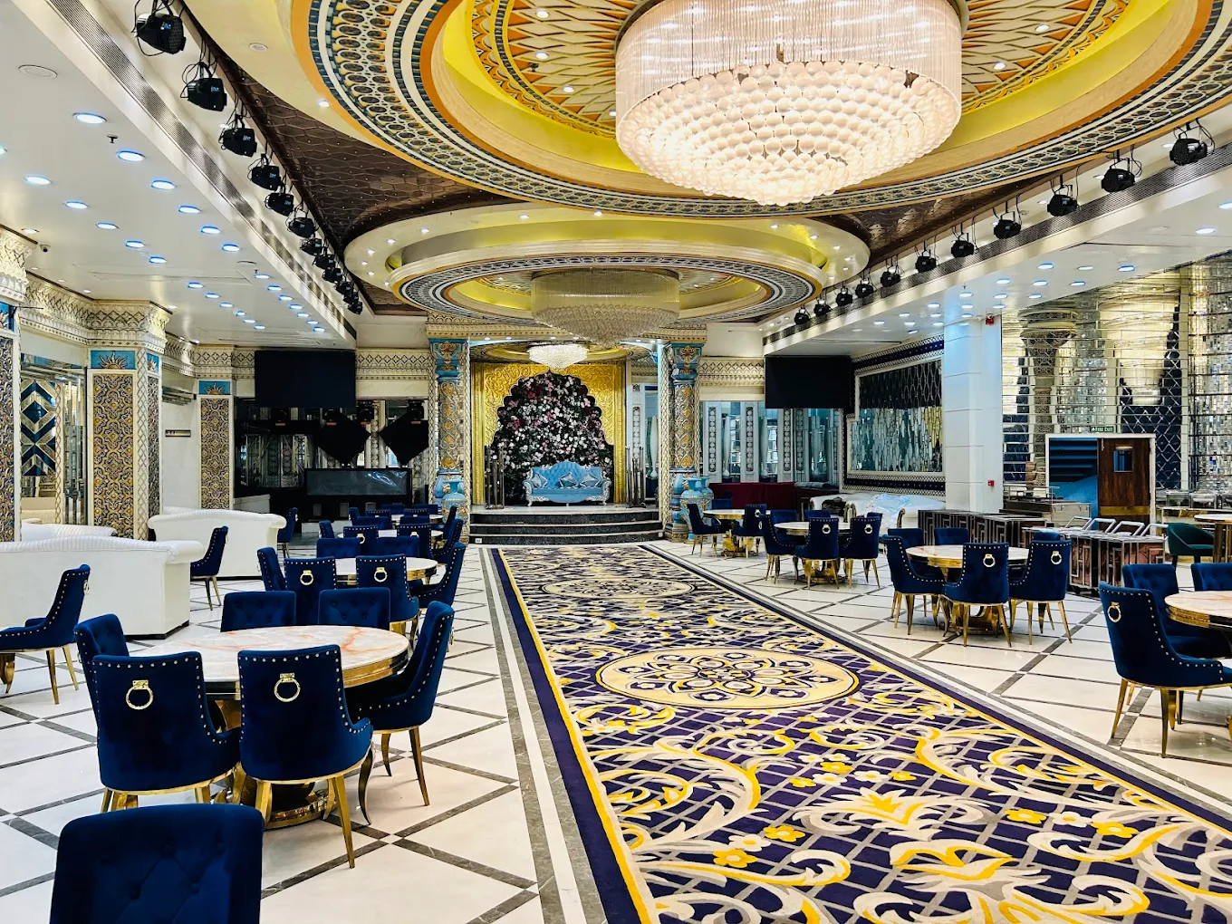 casa royal banquet mayapuri