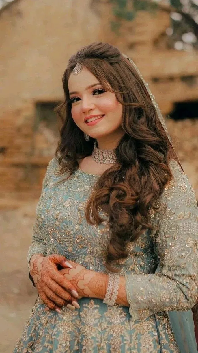 Round Face Pakistani Bridal Hairstyles