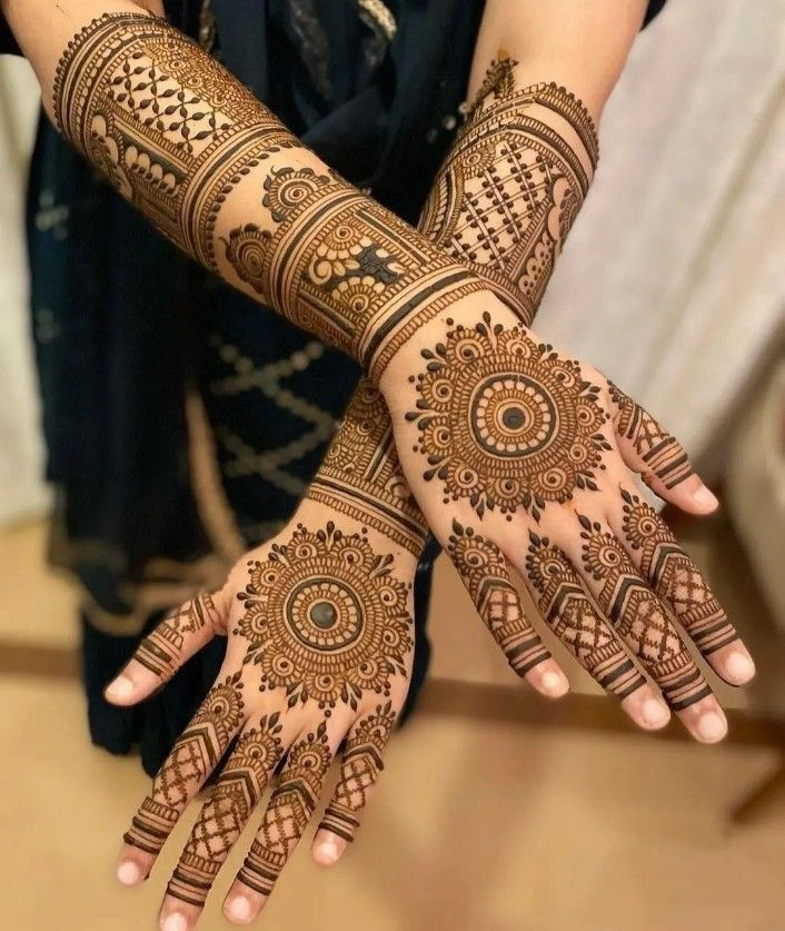 Back Hand full mehandi design