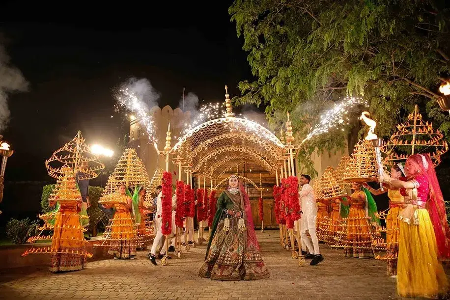 traditional hindu wedding stage decoration