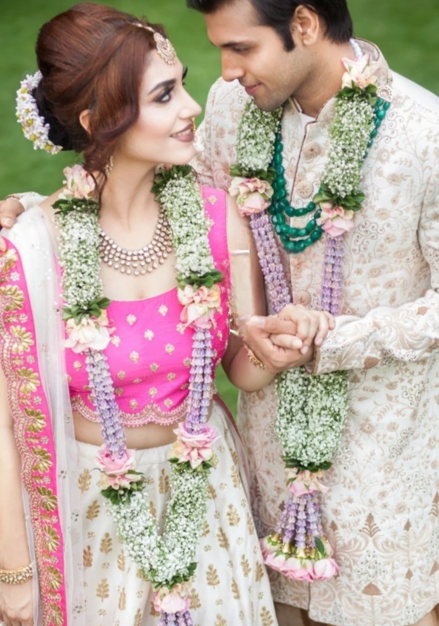 Play of Thick and Small Wreaths