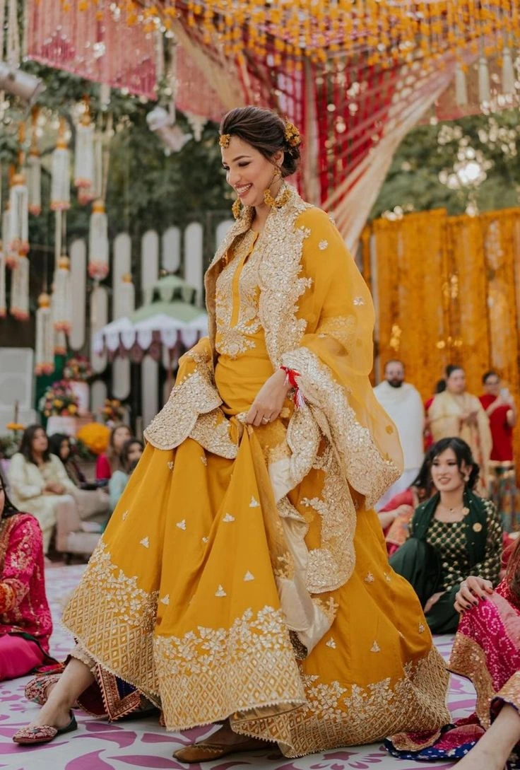 trending haldi outfit for bride