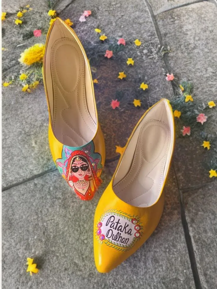 Transparent strap fashion heels