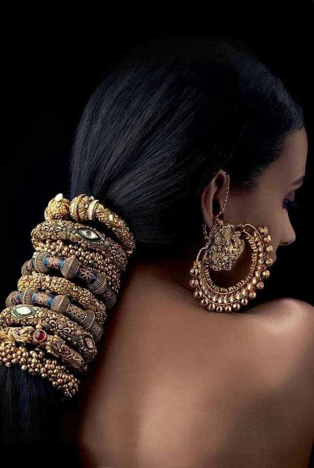 Pony With Hair Bangles