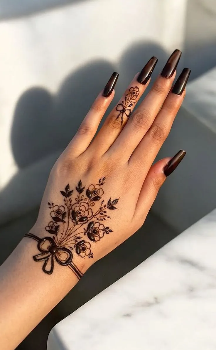 Personalised finger mehandi