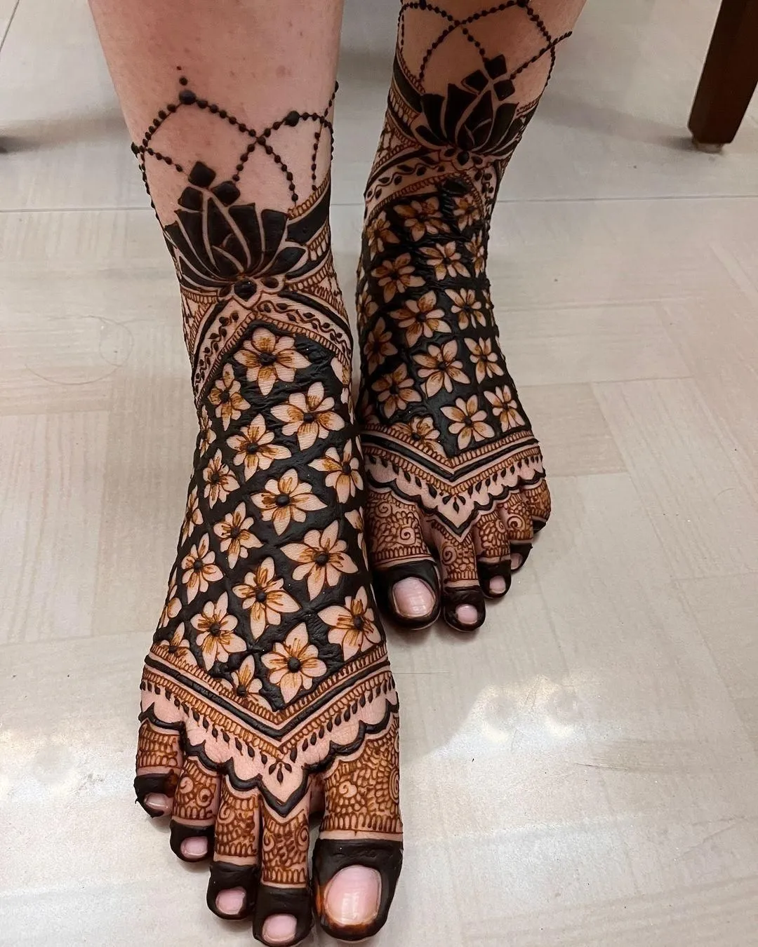 Jaali Mehndi Design