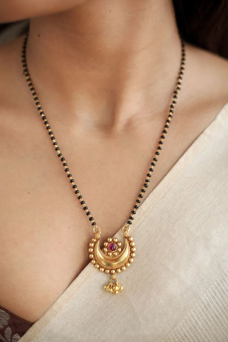 gold short mangalsutra designs images