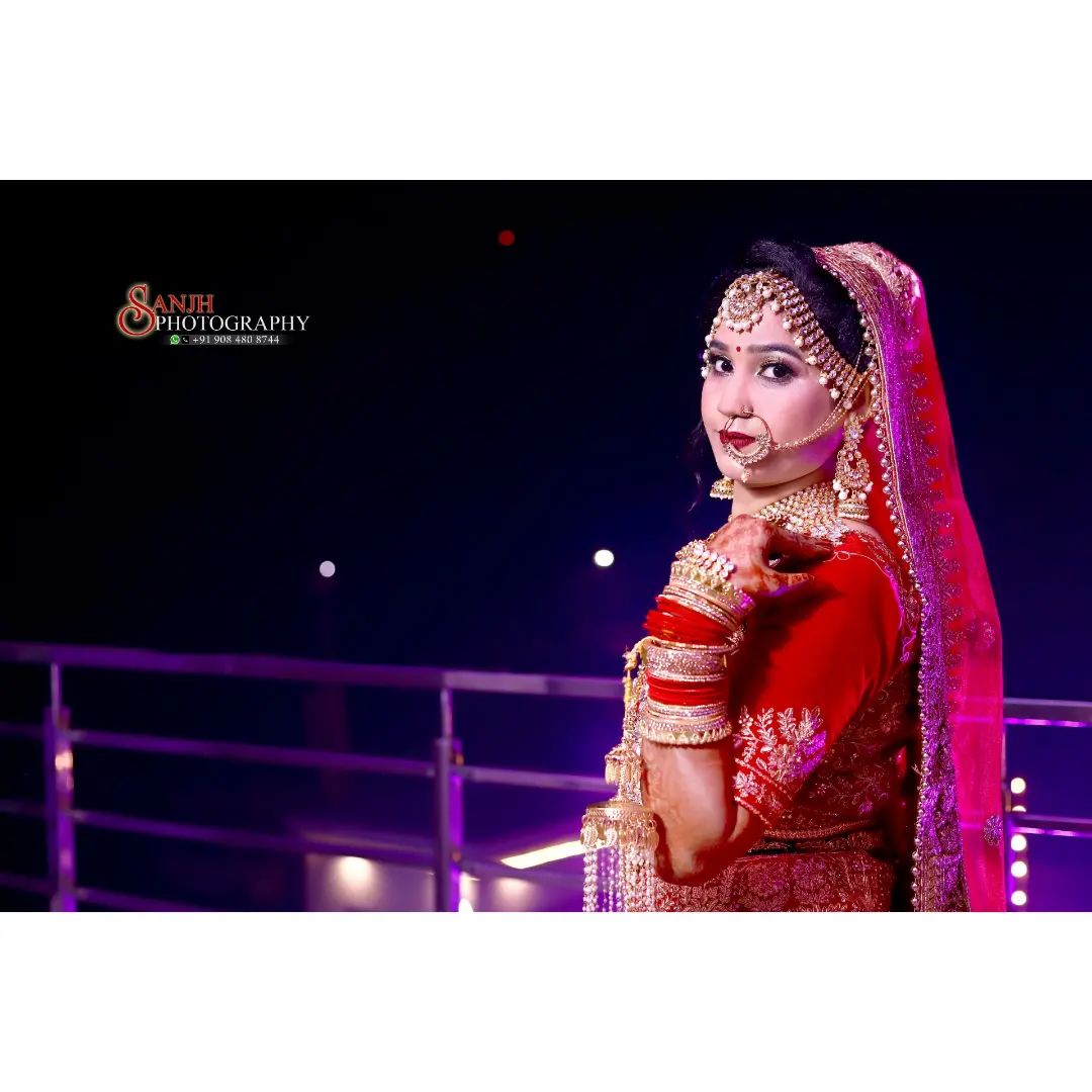 venue-img