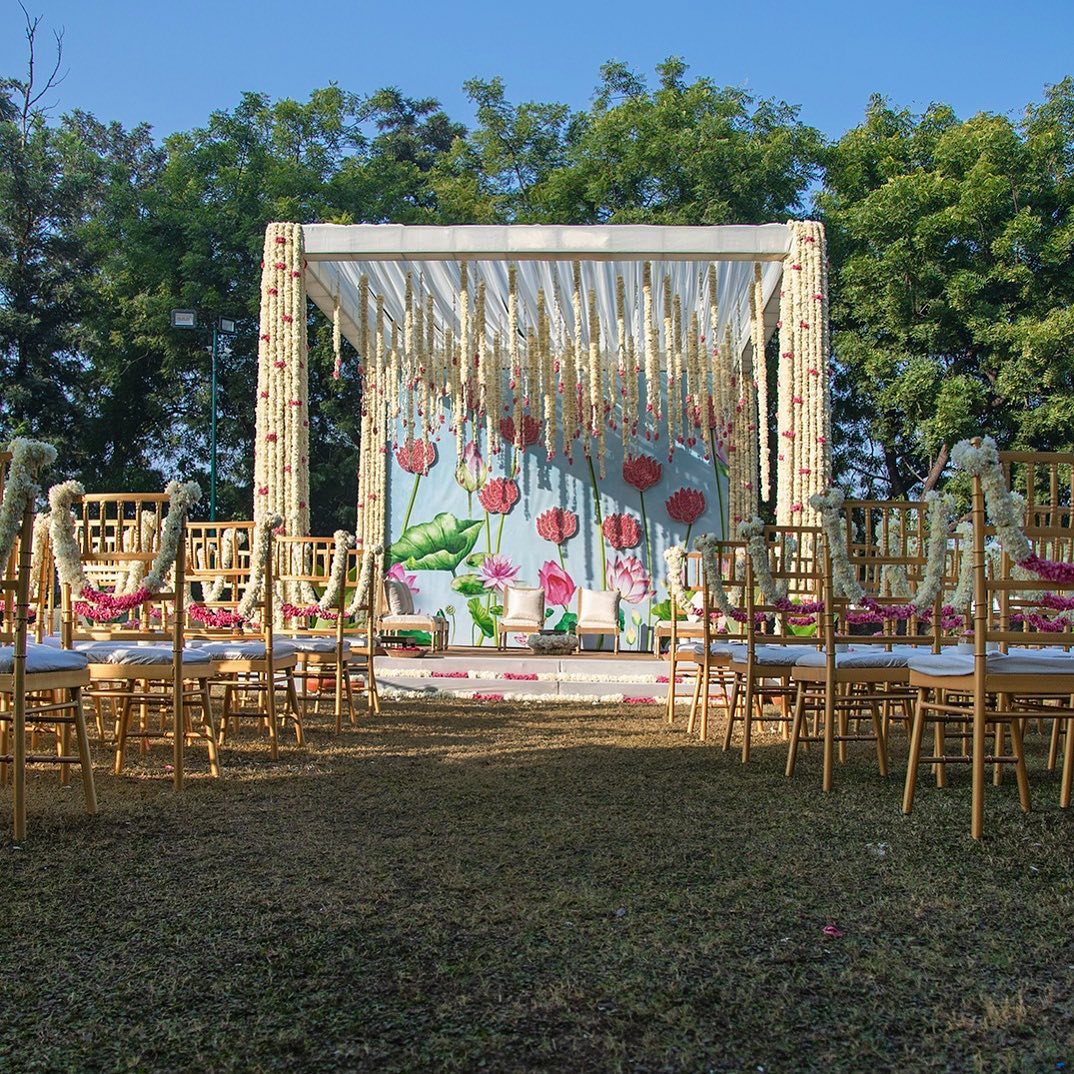 venue-img