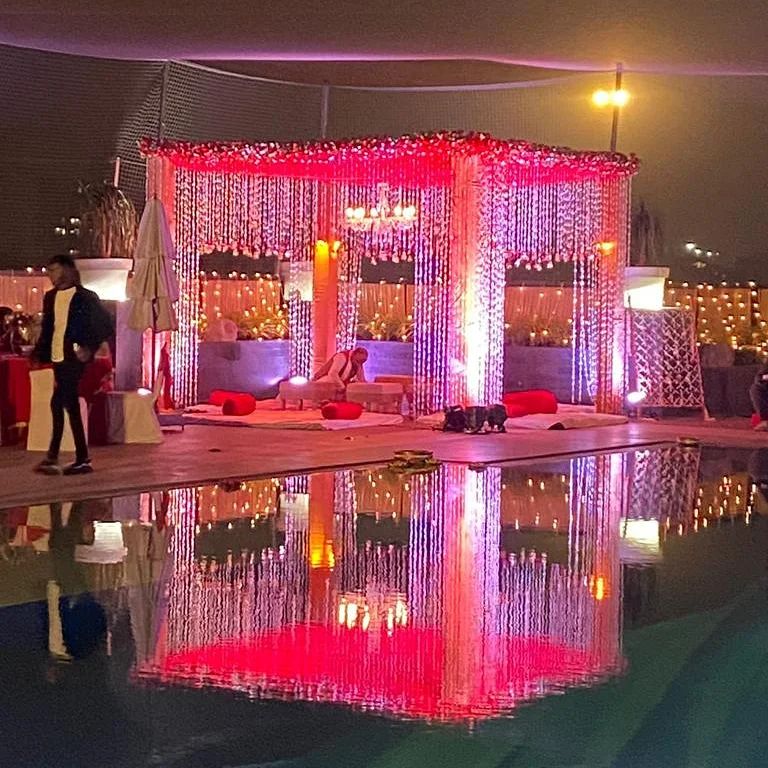 venue-img