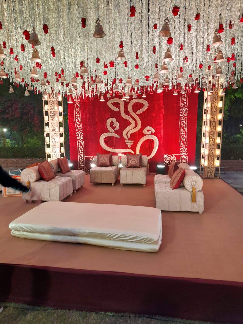 venue-img