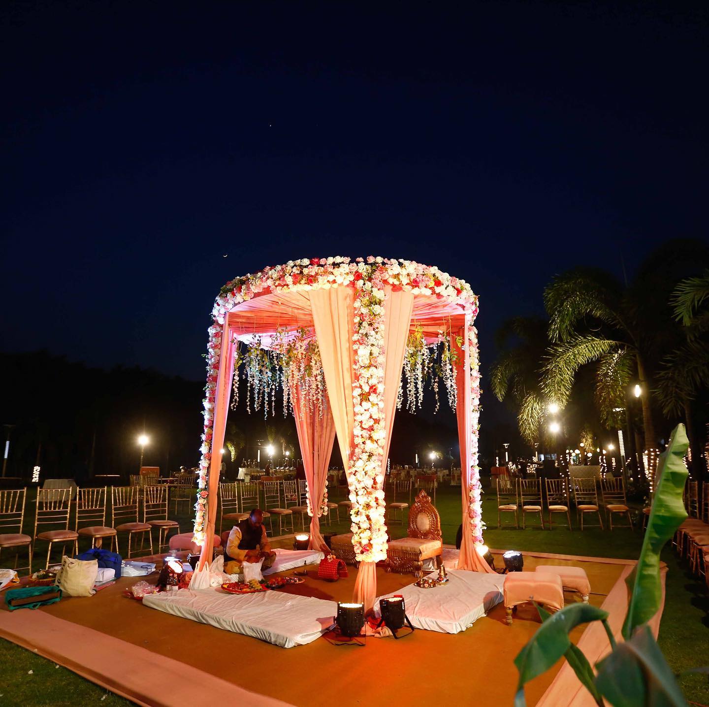 venue-img