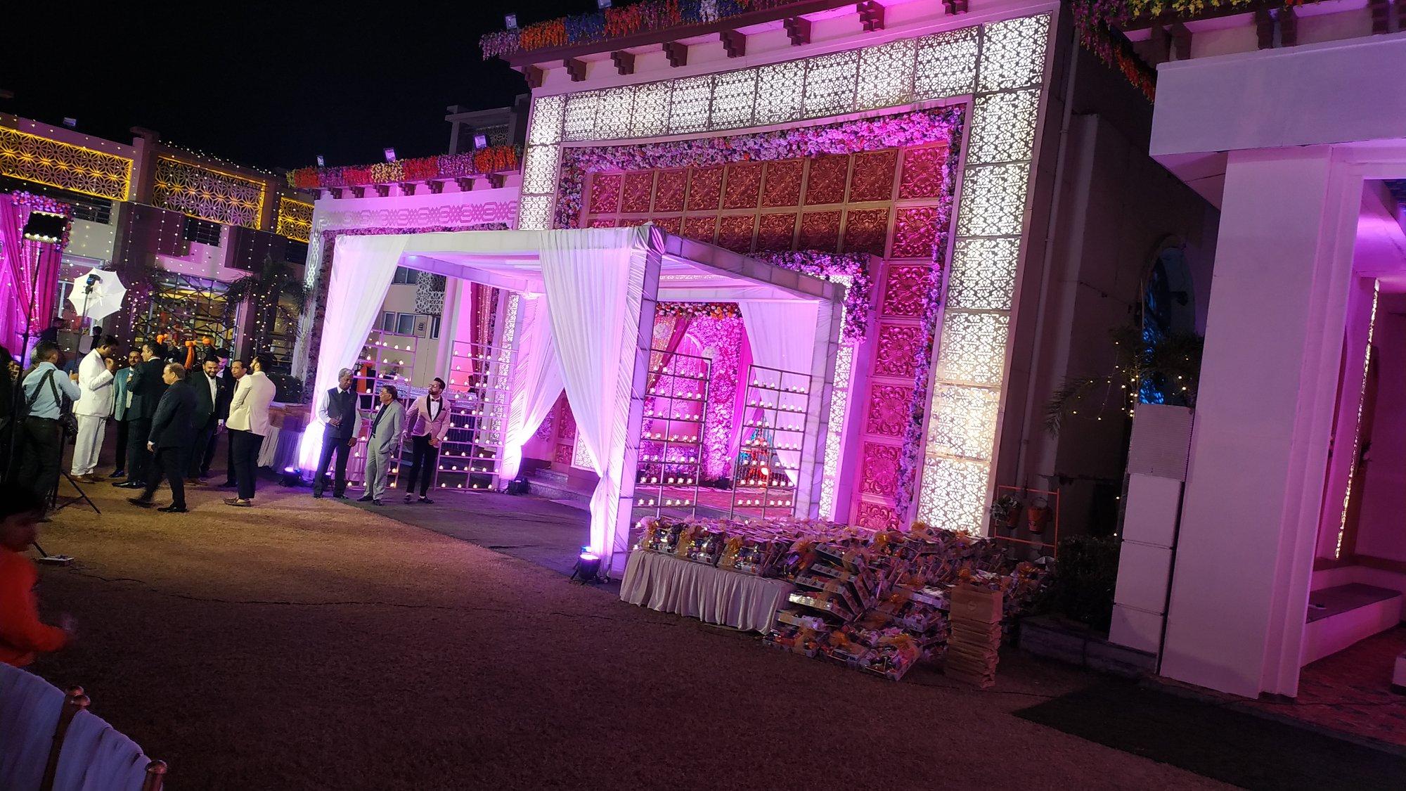 venue-img