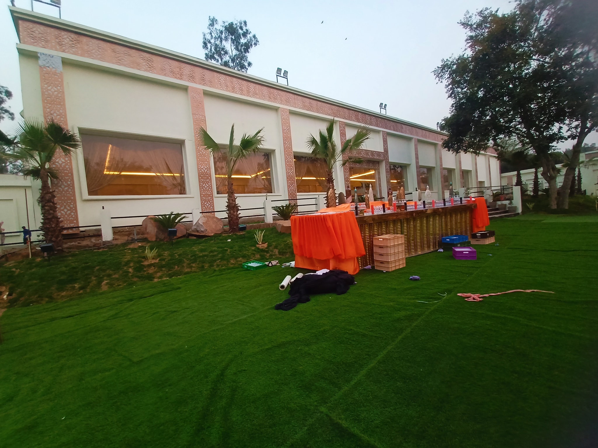 venue-img