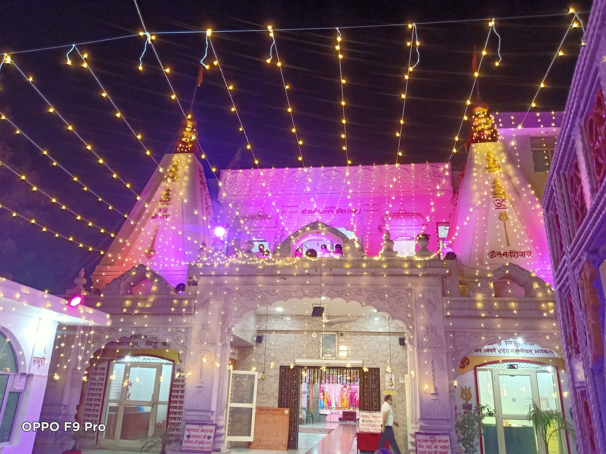 venue-img