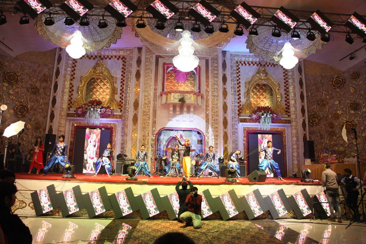 venue-img