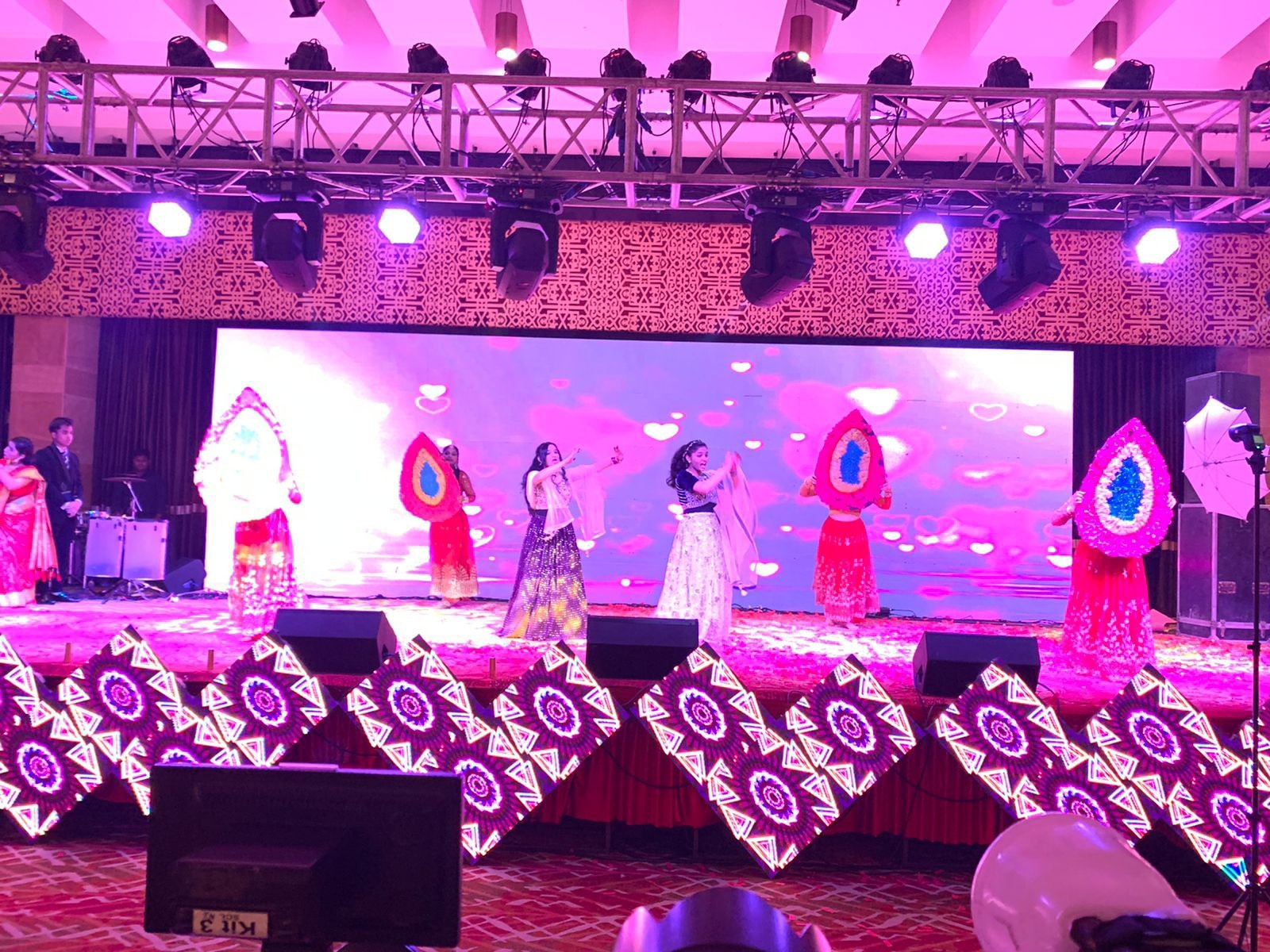 venue-img
